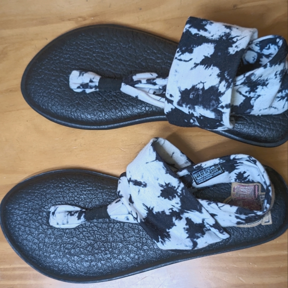Super Squishy Sanuk Sling Tie Dye Sandals 🤍🩶🖤